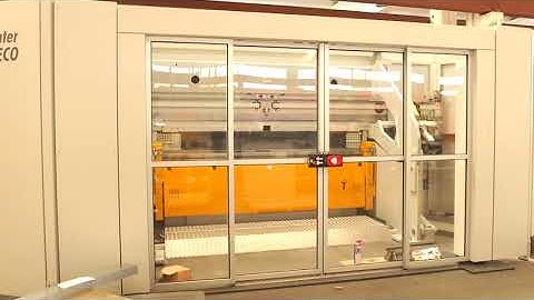 La pannellatrice automatica con sistema di piegatura a bandiera