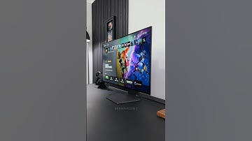 Unboxing LG’s 32” 4K OLED 🔥