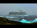 Пассажирский Круизный лайнер попал в 9-бальный шторм. Cruise ship in a storm