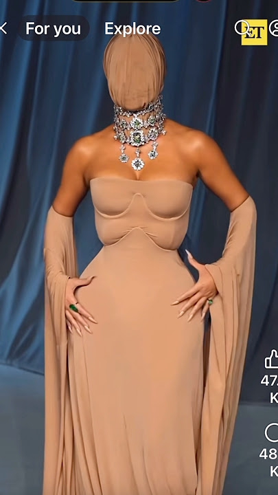 The House of Peaches🍑 tried a Maison Margiela without a spotter! #kimkardashian