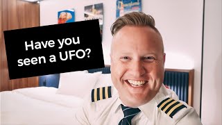 AIRLINE PILOT ANSWERS YOUR QUESTIONS // PILOT Q&A