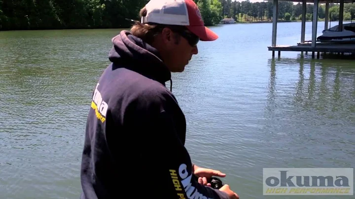 How to skip lures under docks properly - Scott Martin skips under docks when fishing for big bass