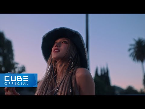 YUQI - Could It Be mp3 zene letöltés