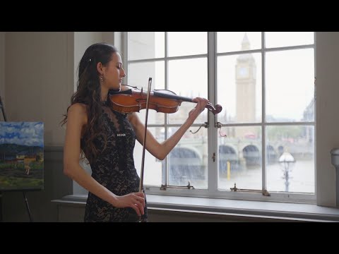 Emma Arizza Performs at County Hall