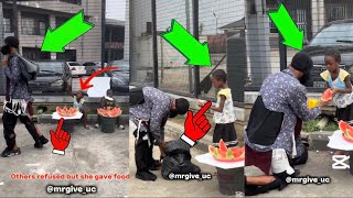GIVE ME LITTLE FOOD I AM HUNGRY// LITTLE ANGEL 👼 SHOWS KINDNESS AND GOT HUGE REWARDS 🥺😭❤️🙏 #viral 