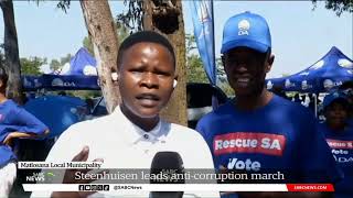 Steenhuisen leads anti-corruption march in Klerksdorp