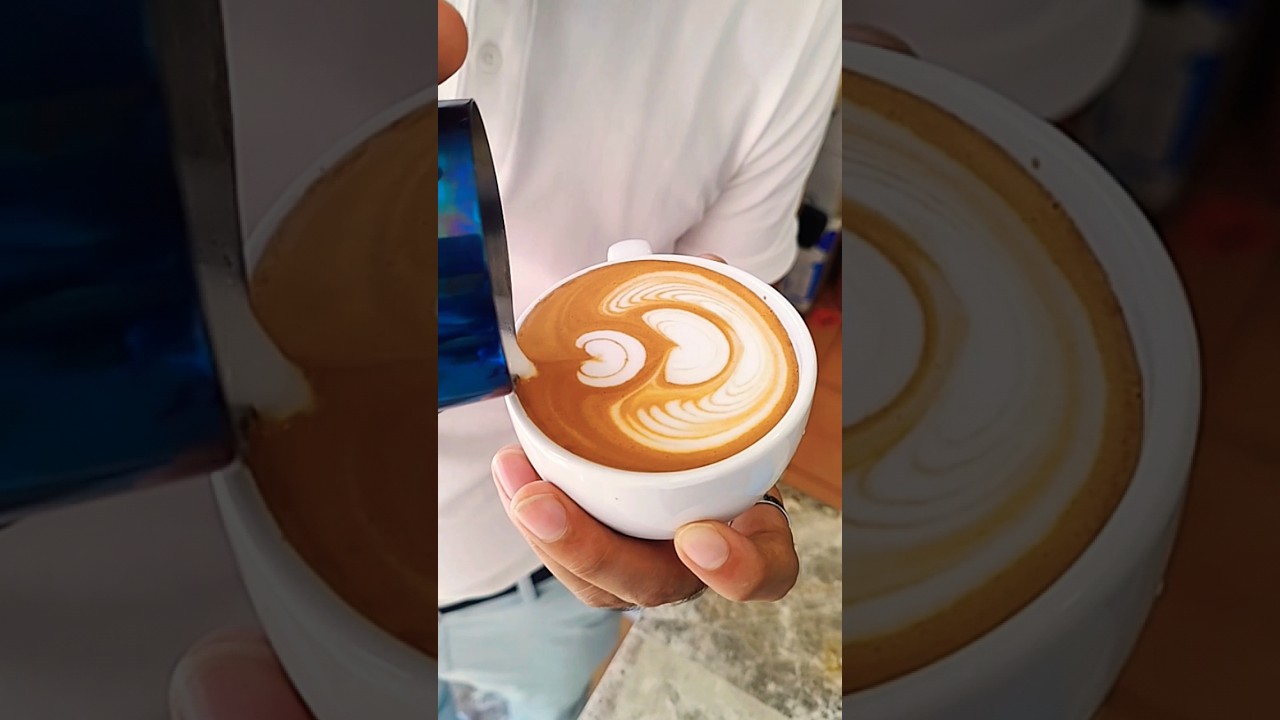 Satisfying Coffee Art -Wing Tulip 🌷 #barista #coffee #latteart #latte