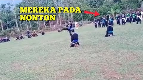 IKSPI Keluarkan Jurus Golok Naga Dihadapan Pesilat Lain