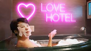 I stayed in a Japanese Love hotel...