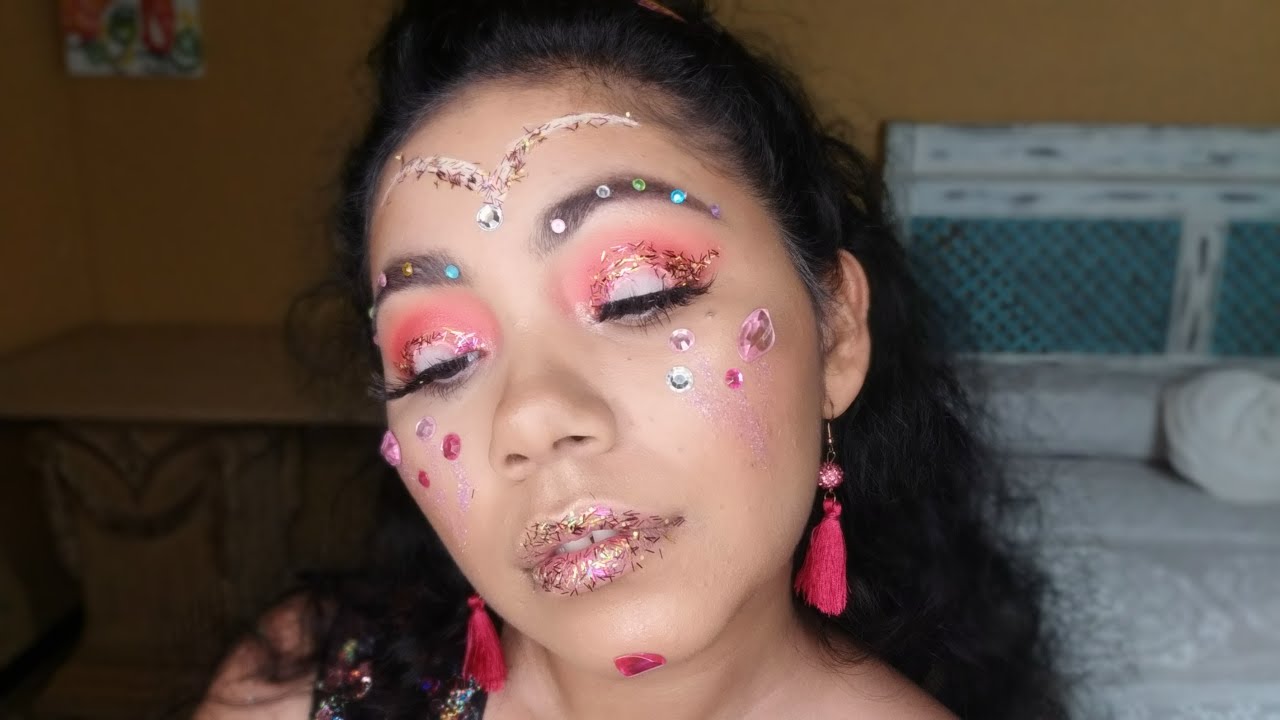 TUTORIAL MAQUILLAJE ARTÍSTICO CON MUCHO GLITTER Y PIEDRITAS BRILLANTES YouTube TUTORIAL MAQUILLAJE ARTÍSTICO CON MUCHO GLITTER Y PIEDRITAS BRILLANTES YouTube