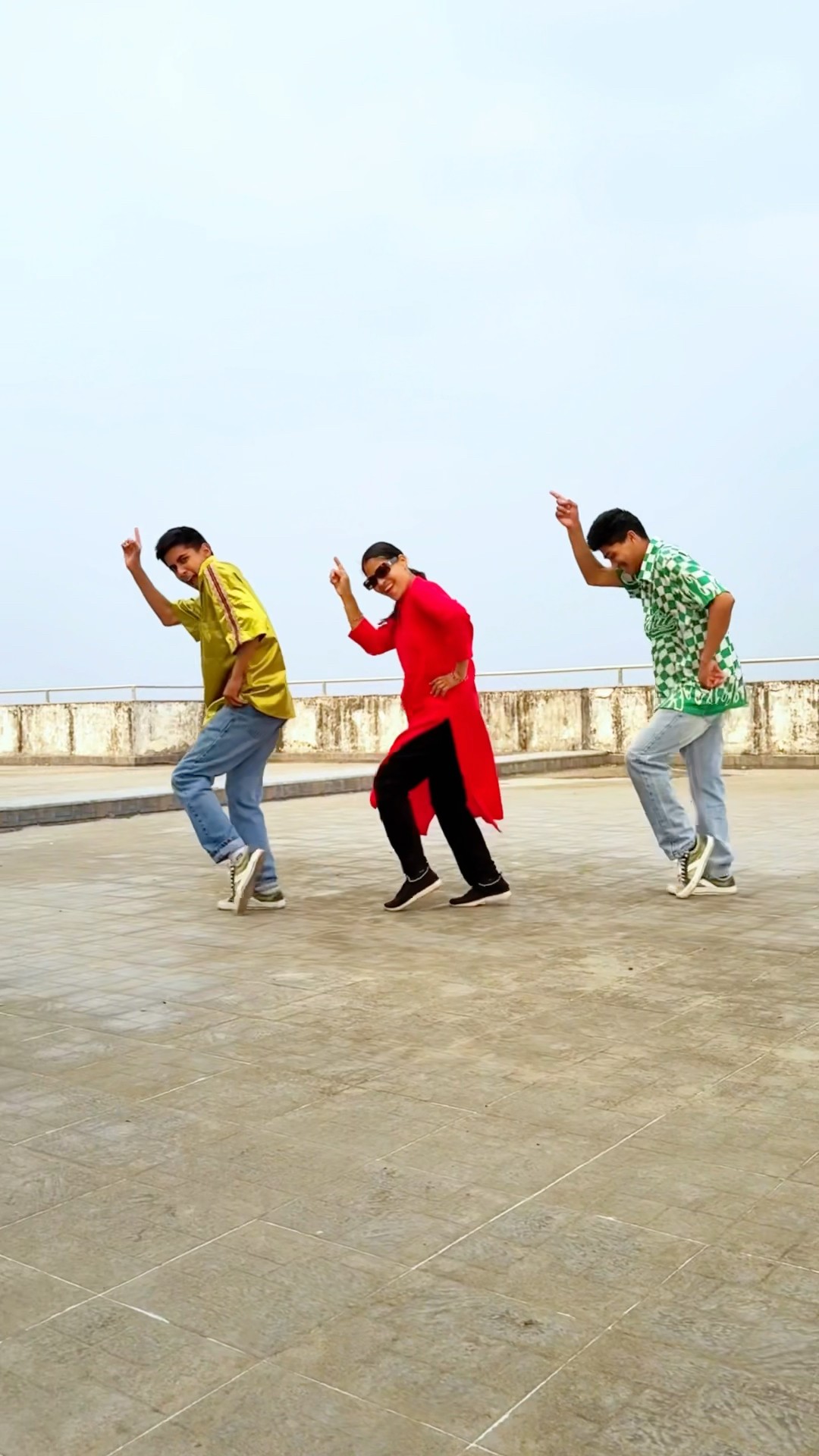 Ranu Bombai Ki Ranu | Mom \u0026 Sons #viral #folksong #shorts