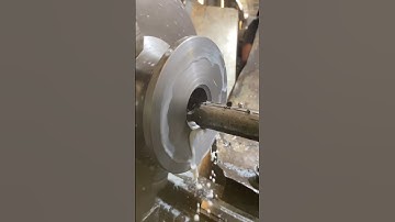 How To Properly True A Job On Lathe Machine / लेथ मसीन में जॉब सीधा कैसे करे | Technical Achievement