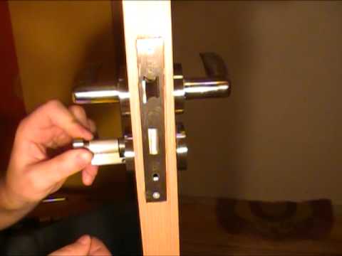Durvju slēdzenes cilidra nomaiņa - Door locks-cylinder replacing