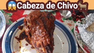 COMIENDO CABESA DE CHIVO