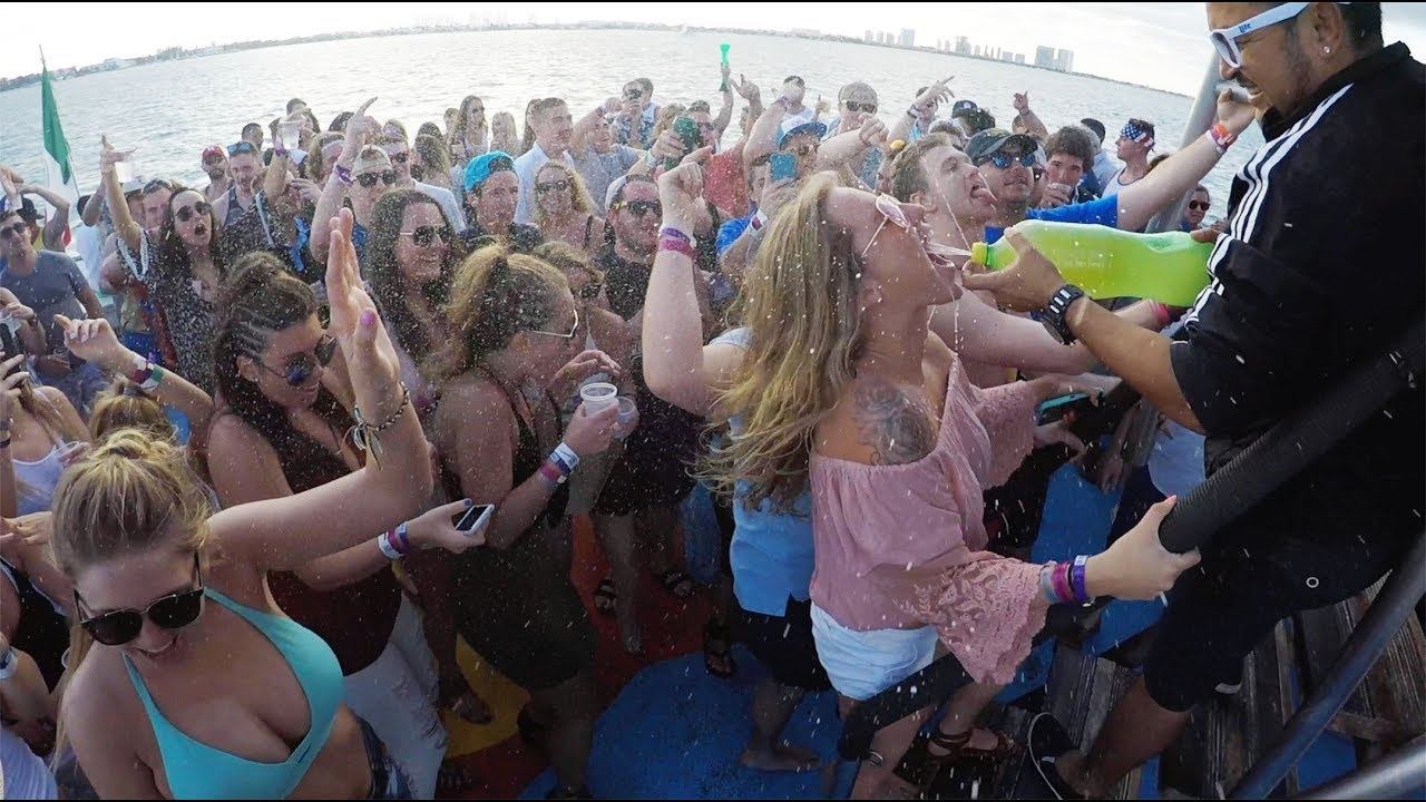 cancun boobs cruise