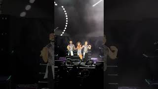 Hadise Baku Konseri - Aşk Kaç Benden Giyer