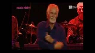 Video thumbnail of "Kenny Rogers - Lucille LIVE"