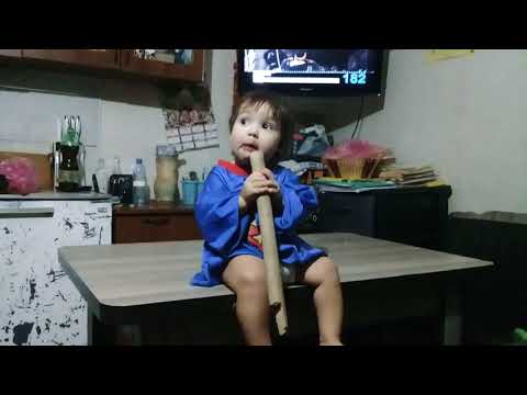 დემეტრეს დებიუტი