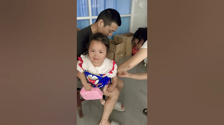 She wants to cry but I have shoot her feelings during injection#cute #cutebaby#viral#new #injection