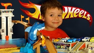 Трасса Хот Вилс. Машинки Hot Wheels меняющие цвет. Color Shifters Shark Attack Track(Выпуск 236: Трасса Хот Вилс. Машинки Hot Wheels меняющие цвет. Color Shifters Shark Attack Track Привет, сегодня гоняем по трассе..., 2015-06-16T07:54:31.000Z)