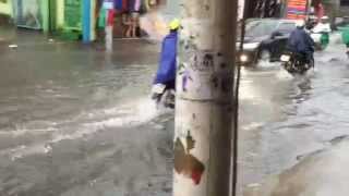 Riding a Scooter in Saigon (Vietnam) in Flood by Alex Ivanov 1,591 views 9 years ago 1 minute, 5 seconds