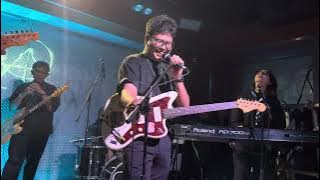 Download lagu L’Alphalpha - Bilur Biru (Live at Krapela, Jakarta 15/6/2025)