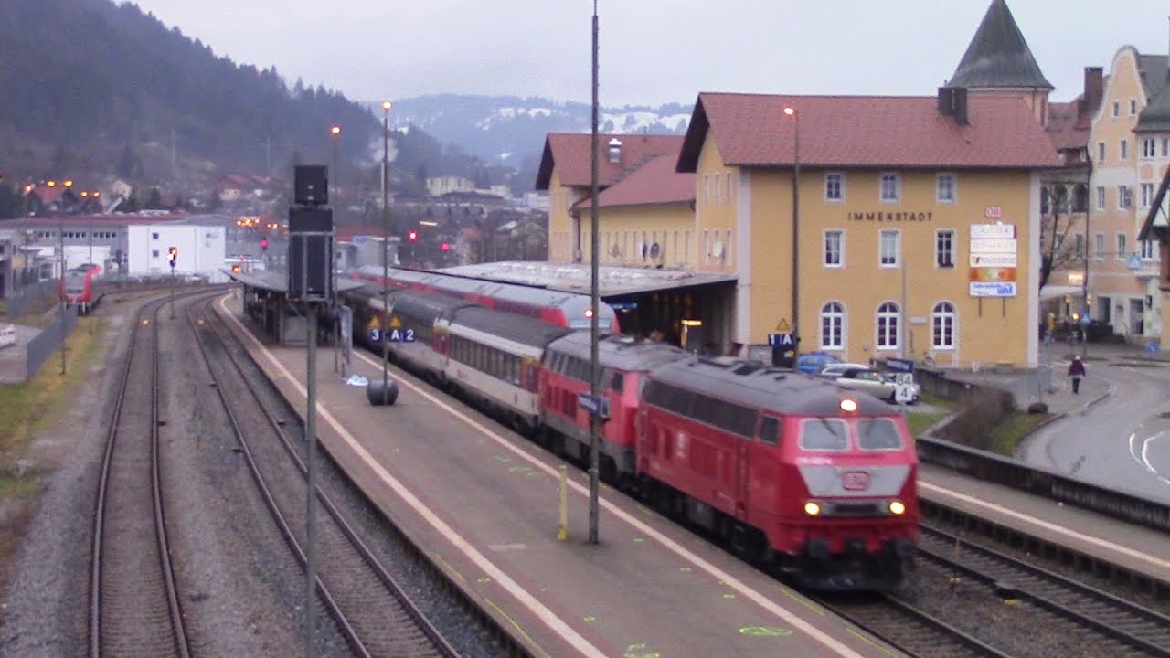Sonderzüge zum Skispringen 2018: Br 218 402 orientrot, 218 447 ozeanblau/beige, Br 245, uvm.