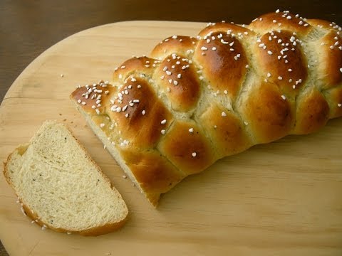 How to make Finnish Pulla Bread