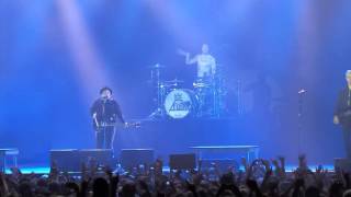 Fall Out Boy - 01 - Opening + Sugar + Irresistible 20151020 21:02