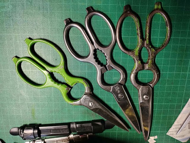 錆固着のDIAWOOD INOX キッチンバサミ を何とか分解して、何とか切れる