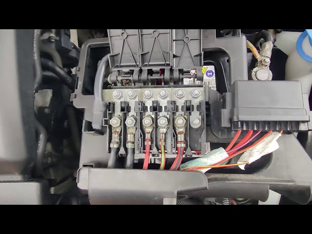 VW Polo Battery Fuse Box Location and Diagram 