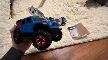 Axial SCX24, Indoor track, and first upgrades for the Gladiator (Injora 40mm internal spring shocks)