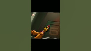 Chickens are very happy😂 #chickenrun #dawnofthenugget #chickenrun2