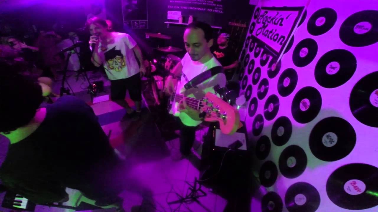 Don't Stop Believing Journey (cover by Rockin' Motion) with lyrics and translation