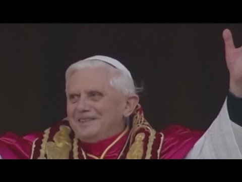 Thousands mourn Pope Emeritus Benedict XVI at funeral - YouTube