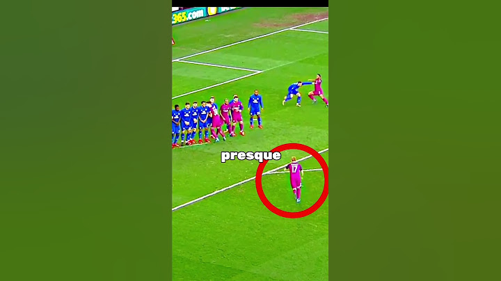 Vous êtes-vous déjà demandé pourquoi les joueurs se couchaient derrière le mur ? #football