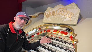I found this Wurlitzer in a House near Blackpool 🎹 🛏️