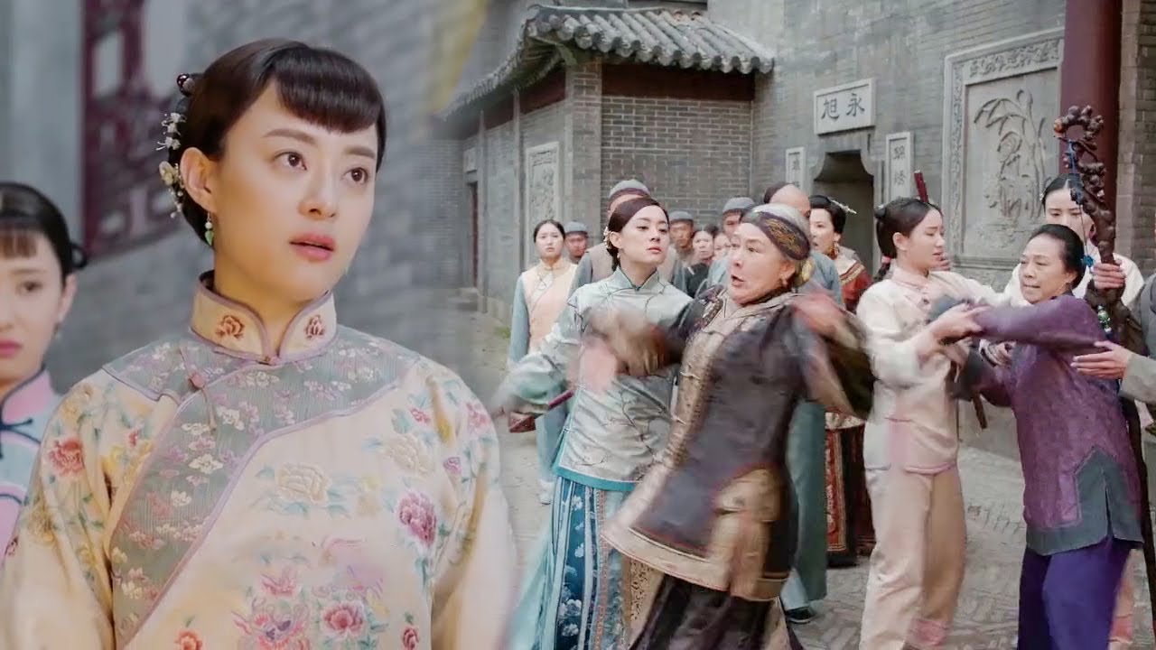 Злая старушка оскорбила умершего мужа, жена не выдержала и бросилась давать ей пощечину！