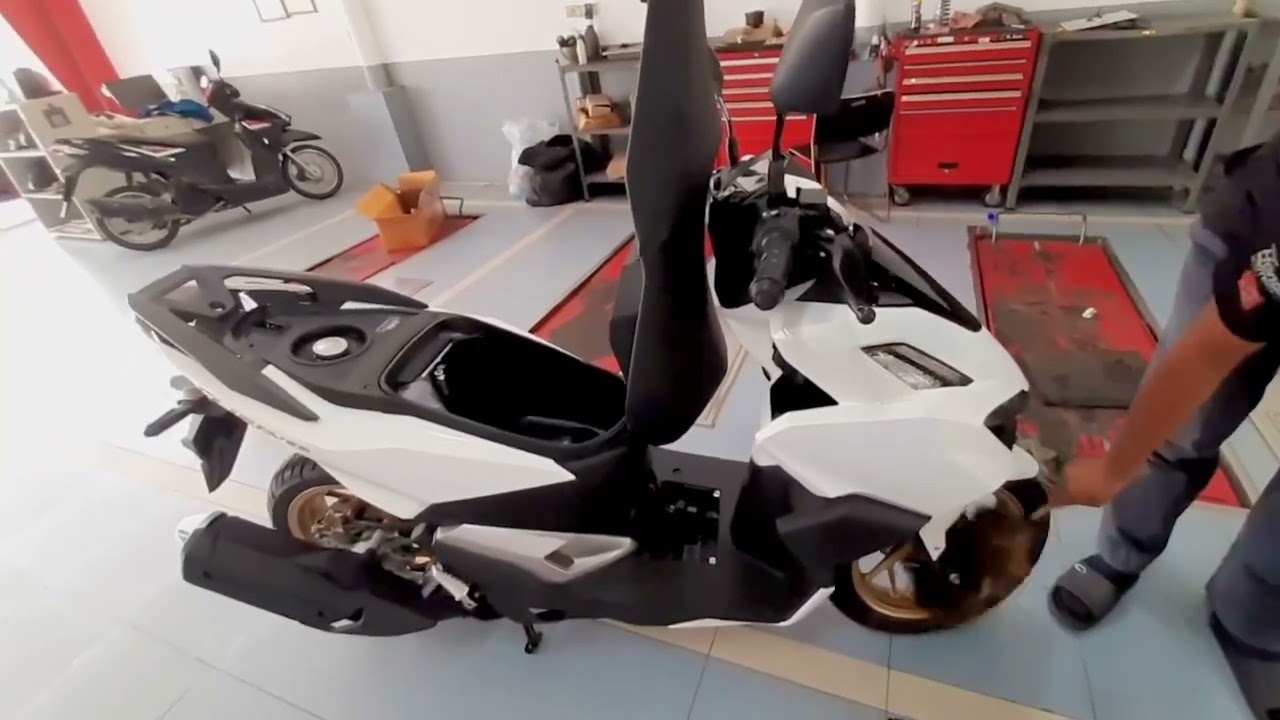 Honda Click 160 มอเตอร์ไซค์คันใหม่ของตี๋น้อย