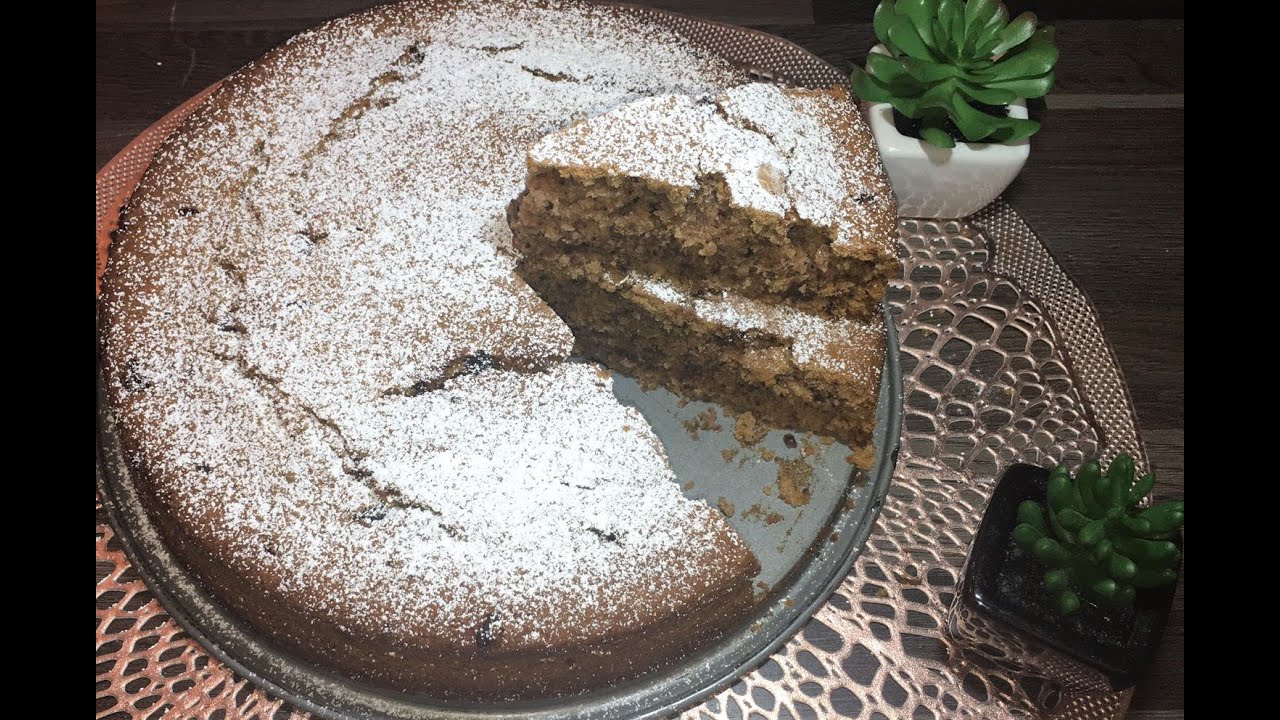 Αφράτο νηστίσιμο κέικ με σταφίδες και καρύδια cake with raisins and nuts