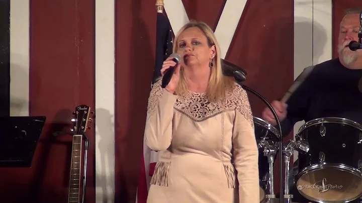 Renee Garrison sings Hopelessly Devoted at The Gla...