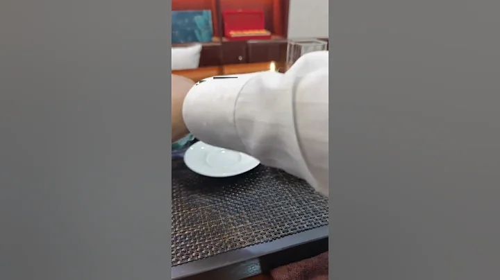 今天教大家“單手聞香”步驟如下:溫杯 – 投茶 – 起蓋 | 搖它 – 聞它– 泡它！#普洱茶#以茶會友#您學廢了嗎# 茶生活 # 茶 - 天天要聞