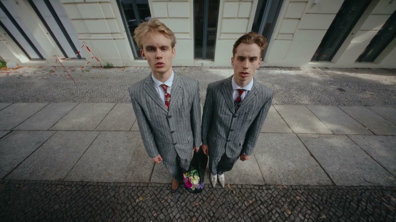Fleur Archive - Kleiner Stern (Official Video) adlı videoyu YouTube'da izle Fleur Archive - Kleiner Stern (Official Video) adlı videoyu YouTube'da izle