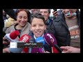استقبال اسطوري للموهوب الصغير حمزة الأبيض صاحب احلى صوت في المطار