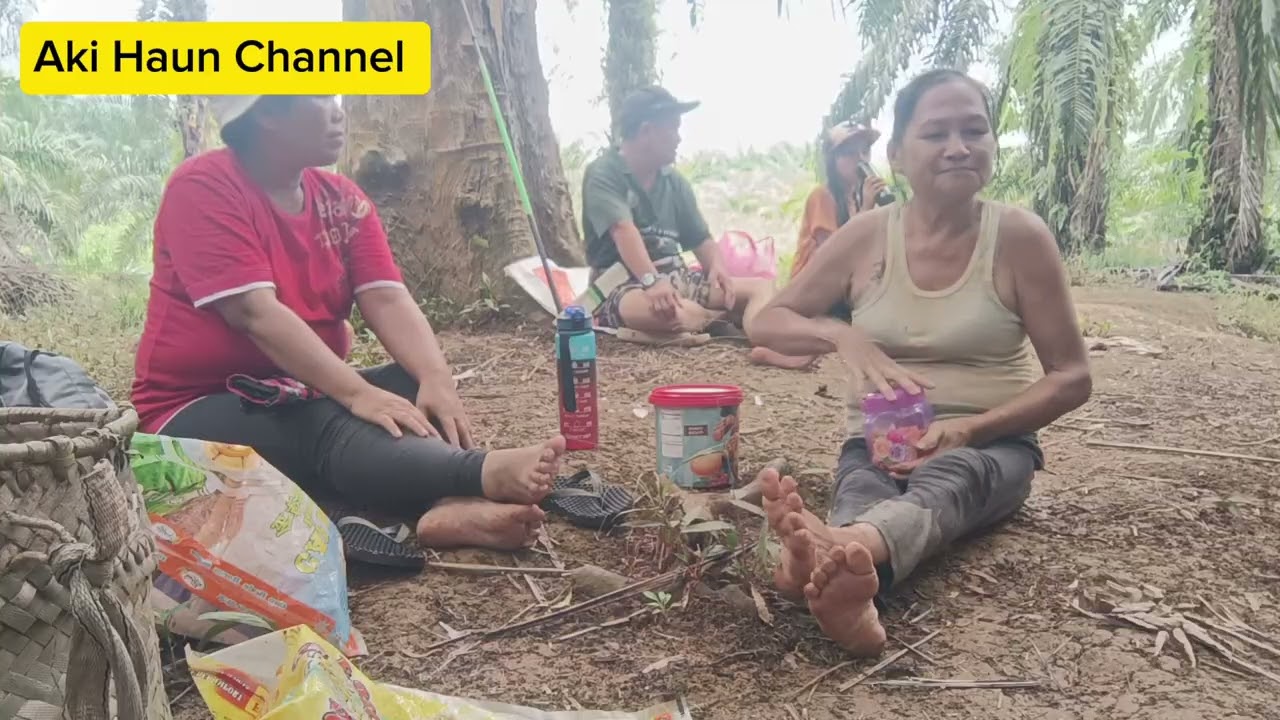 Aktiviti memancing dan memasang pukat 