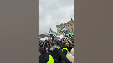ارفع راسك فوق انت سوري حر اكسبلور 