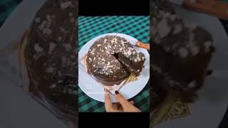 Homemade chocolate cake??? foodanddrink chocolate cake chocolatecake foodexplore trending