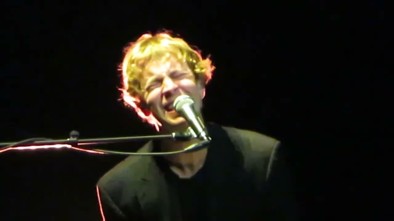 Ugly - Tom Odell @ LANXESS arena, Cologne