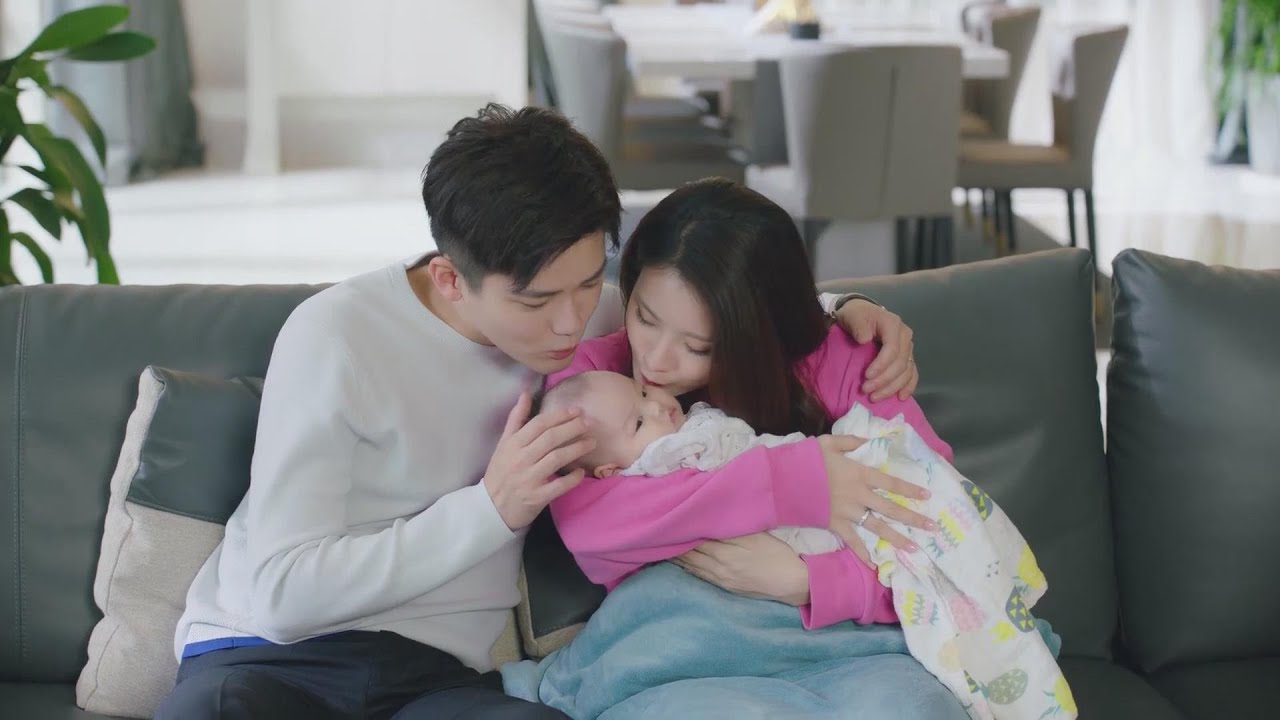 Золушка родила милого сына, генеральный директор стал супер отцом!