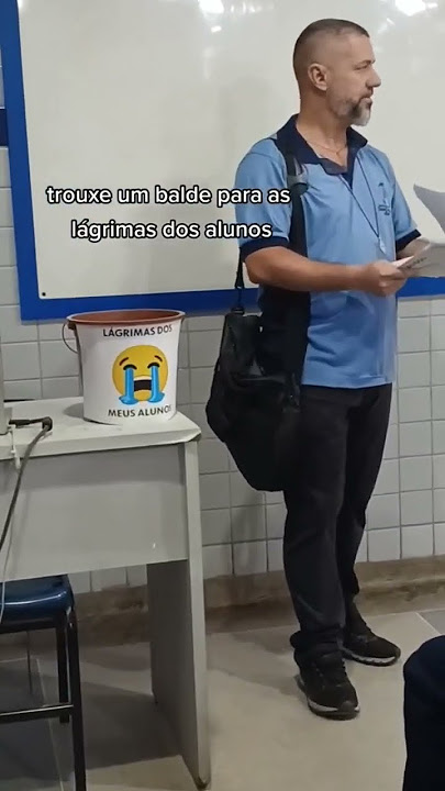 alunos chorando na prova da escola. | Professor levou o balde. #humor #escola #shorts